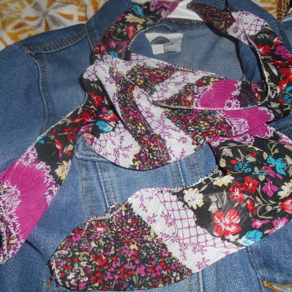 Scarf - Picture 2 of 3